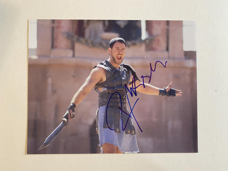 RUSSELL CROWE autographed "Gladiator" 11x14 Photo