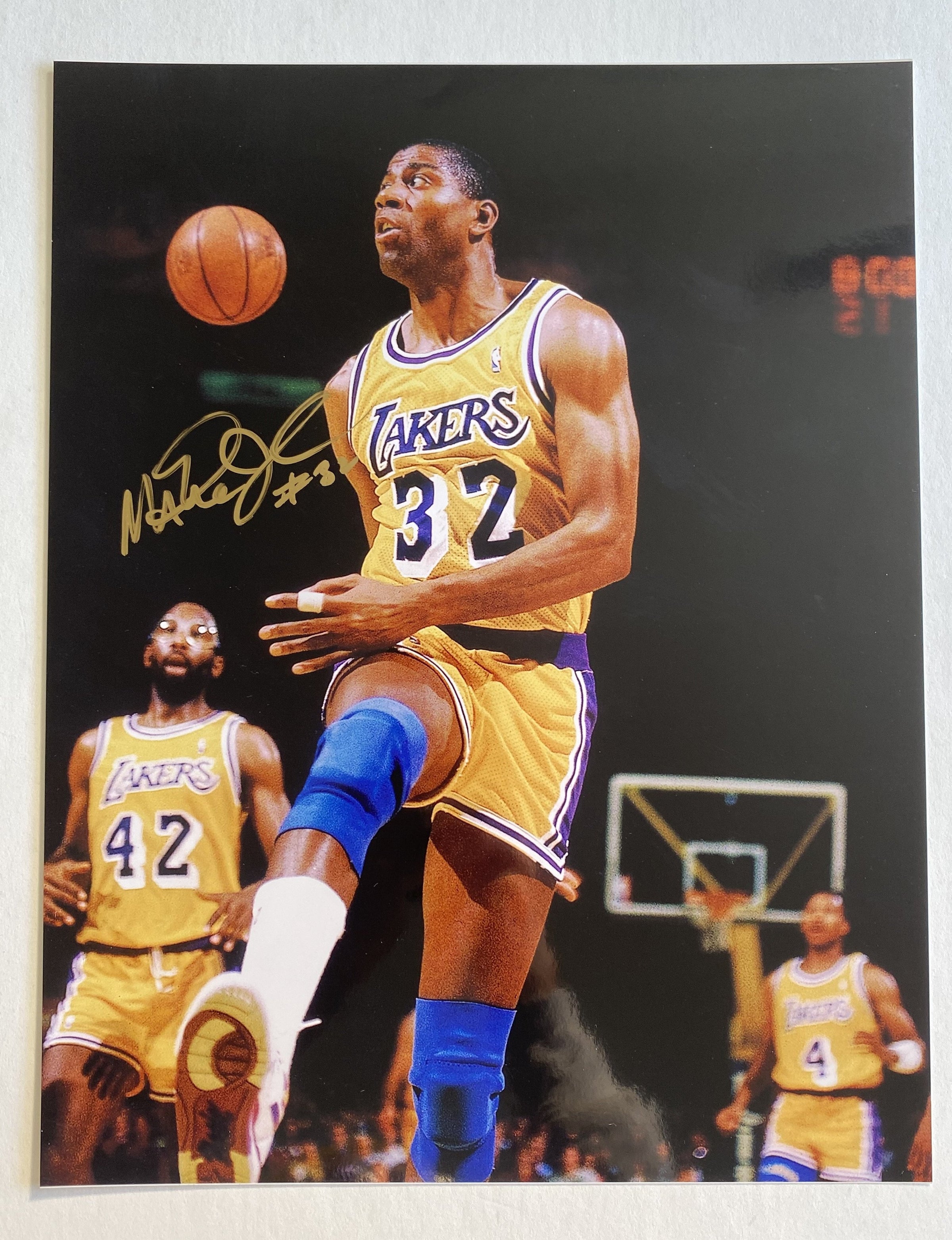 Magic Johnson Custom MAGIC JOHNSON autographed 11x14 photo – The Signature Library
