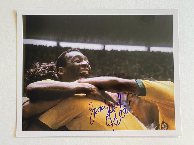 Pele Signed 11x14 Photo